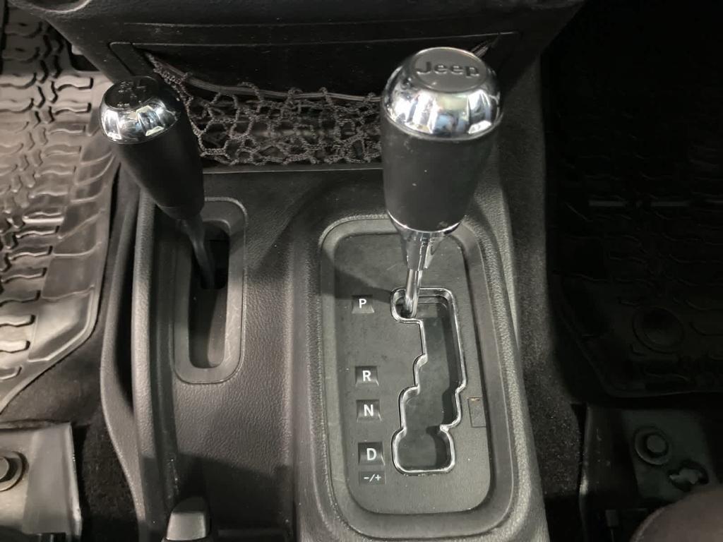 used 2015 Jeep Wrangler Unlimited car, priced at $12,900