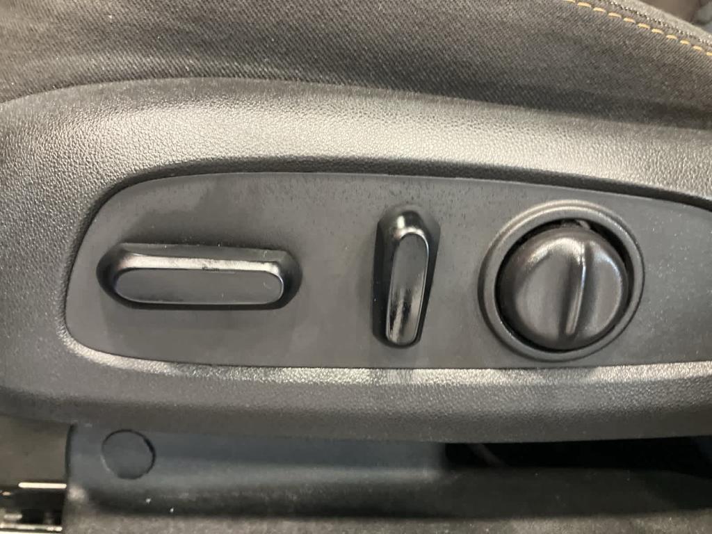 used 2020 Chevrolet Equinox car, priced at $15,500