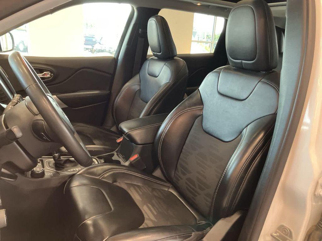 used 2022 Jeep Cherokee car, priced at $22,595