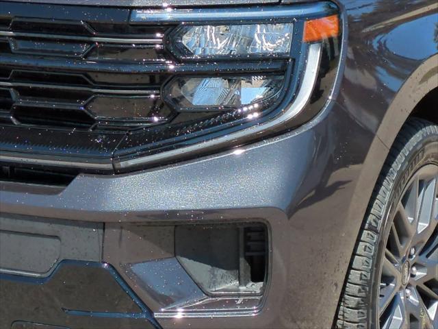 new 2025 Ford Expedition car, priced at $77,674