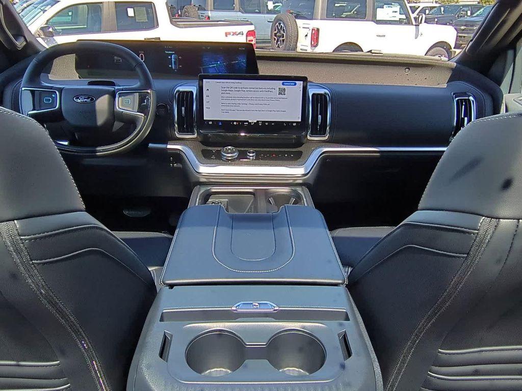 new 2025 Ford Expedition car, priced at $77,674