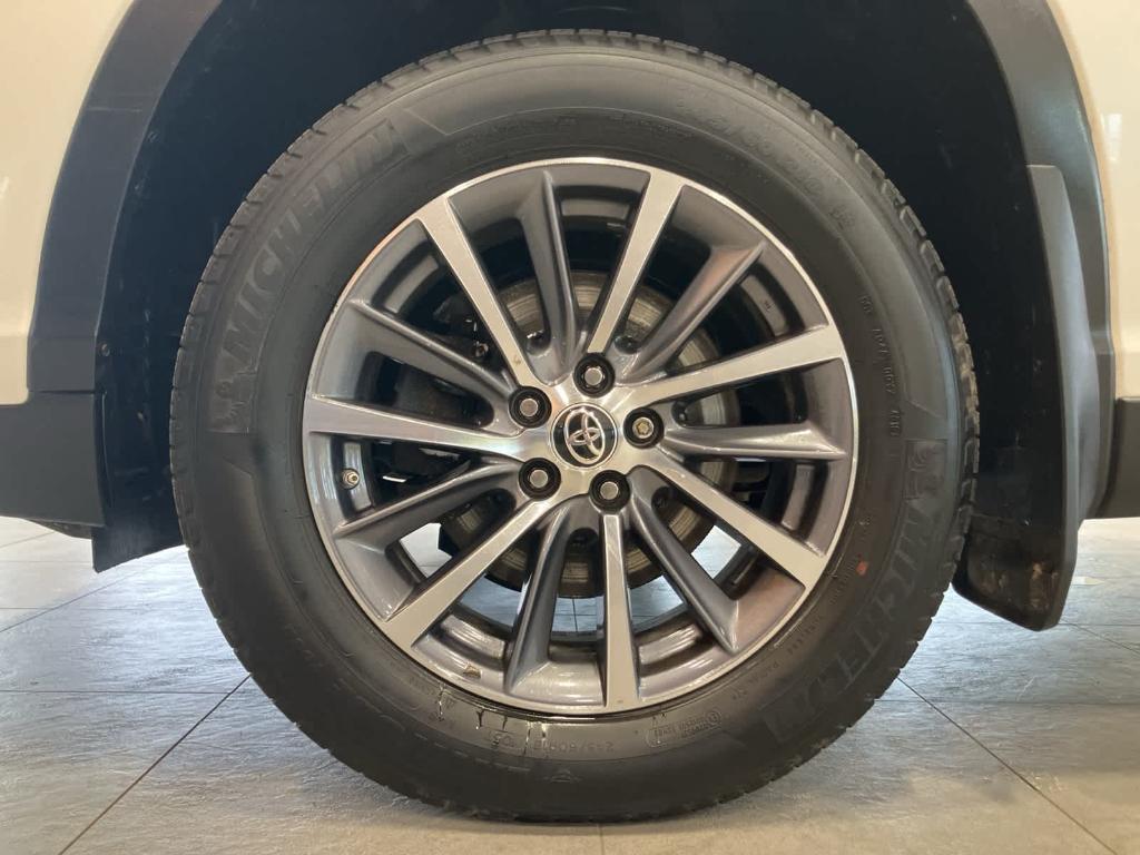 used 2019 Toyota Highlander car, priced at $21,900