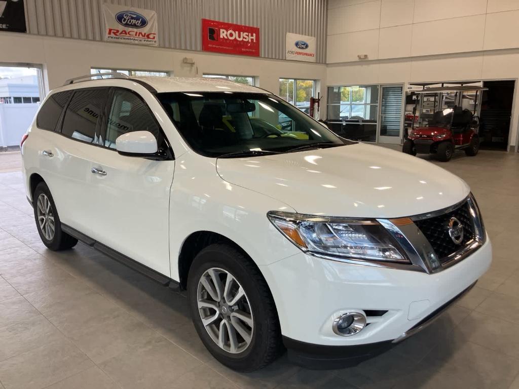 used 2016 Nissan Pathfinder car, priced at $10,900