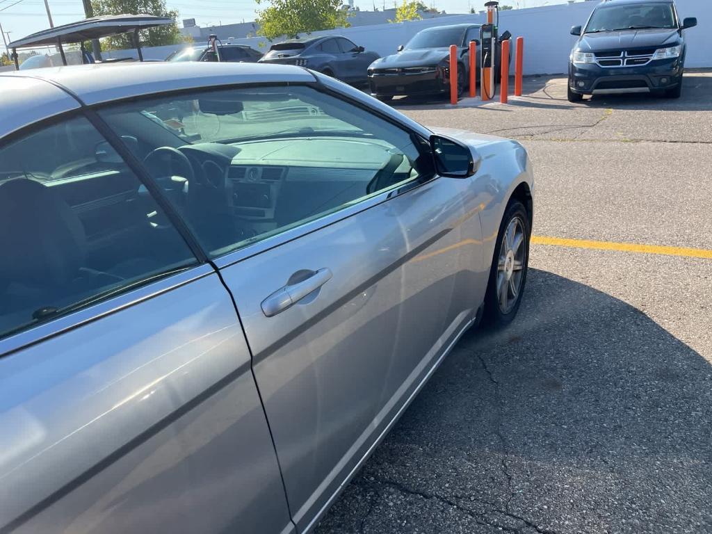 used 2009 Chrysler Sebring car, priced at $3,500