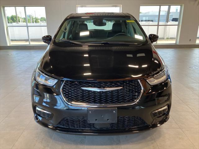 used 2024 Chrysler Pacifica car, priced at $32,995