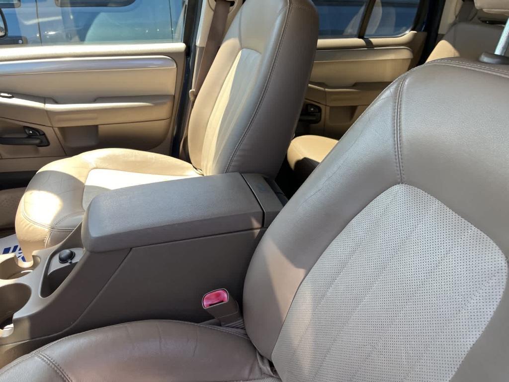 used 2004 Mercury Mountaineer car, priced at $2,200