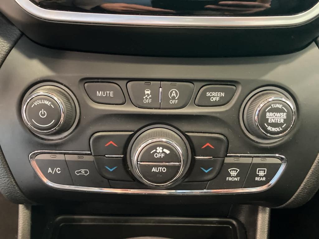 used 2020 Jeep Cherokee car, priced at $17,500