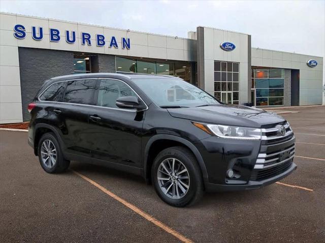 used 2019 Toyota Highlander car, priced at $26,900