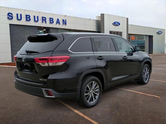 used 2019 Toyota Highlander car, priced at $26,900