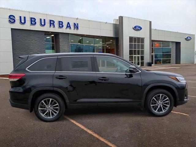 used 2019 Toyota Highlander car, priced at $26,900