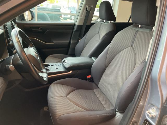 used 2022 Toyota Highlander car, priced at $27,995