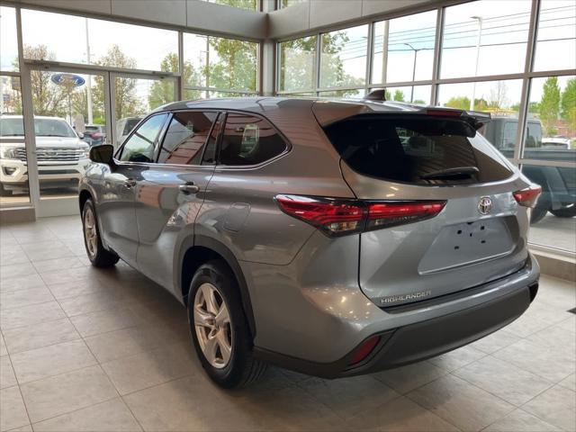 used 2022 Toyota Highlander car, priced at $27,995