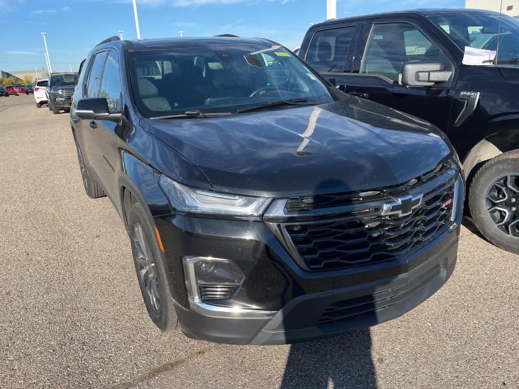 used 2022 Chevrolet Traverse car, priced at $32,495