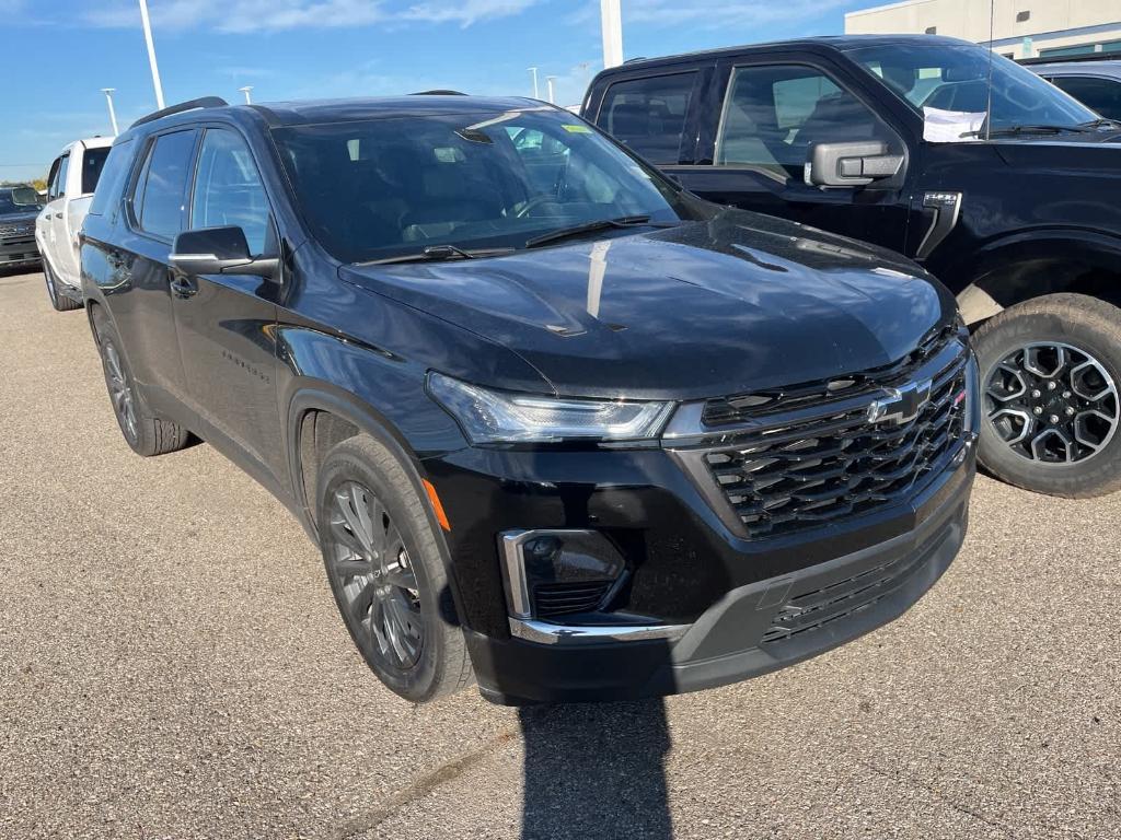 used 2022 Chevrolet Traverse car, priced at $32,495