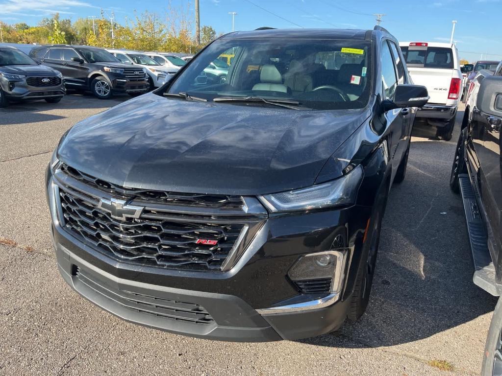 used 2022 Chevrolet Traverse car, priced at $32,495