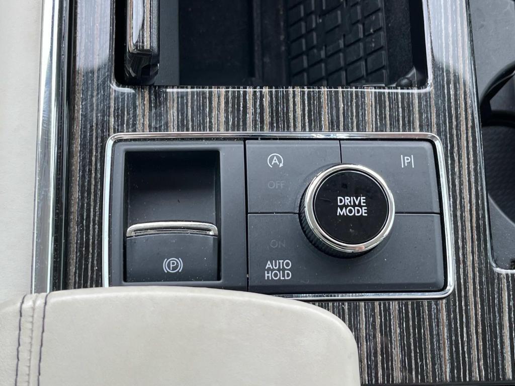 used 2024 Lincoln Navigator car, priced at $89,995