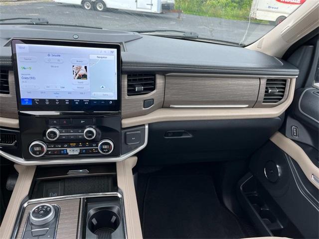used 2024 Ford Expedition car, priced at $60,995