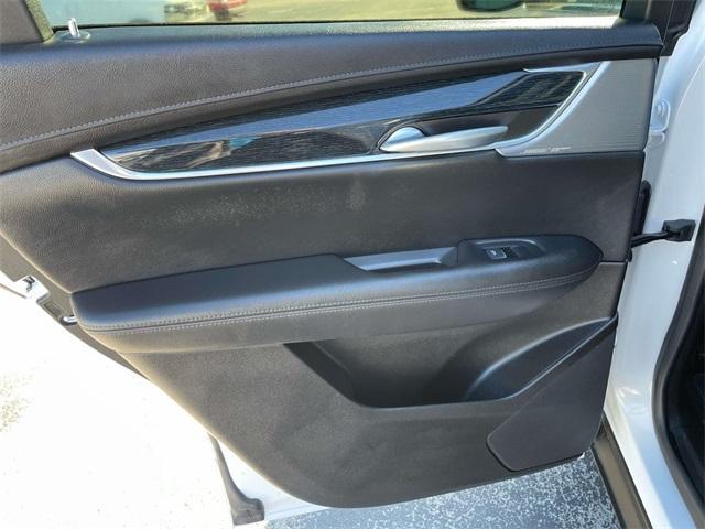 used 2025 Cadillac XT5 car