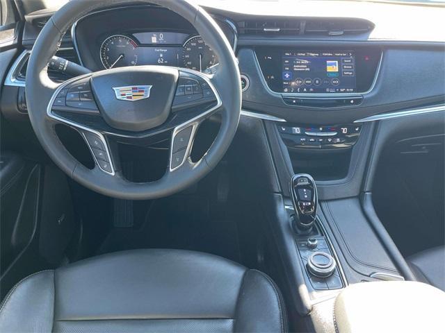 used 2025 Cadillac XT5 car