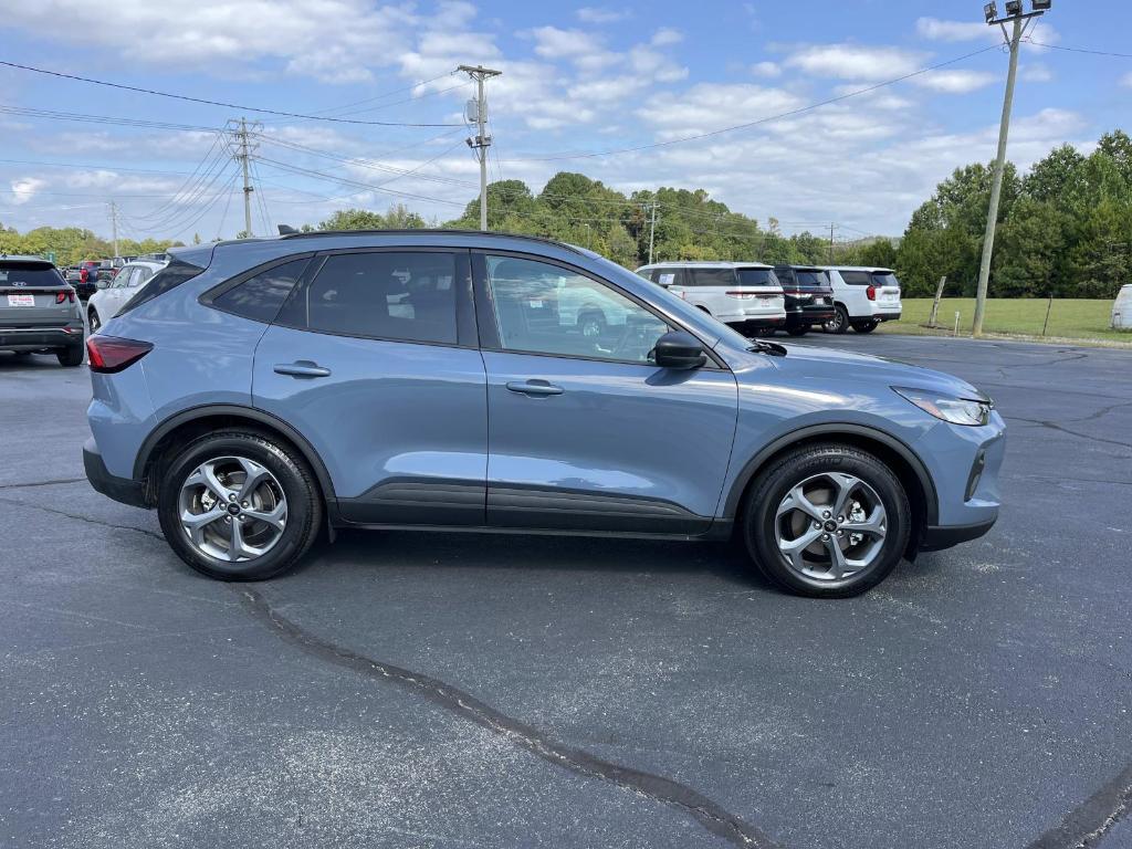 used 2025 Ford Escape car, priced at $29,995