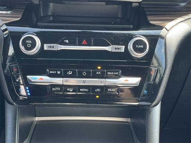 used 2024 Ford Explorer car, priced at $31,995
