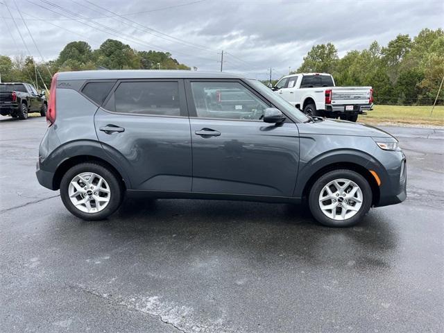 used 2022 Kia Soul car, priced at $14,995