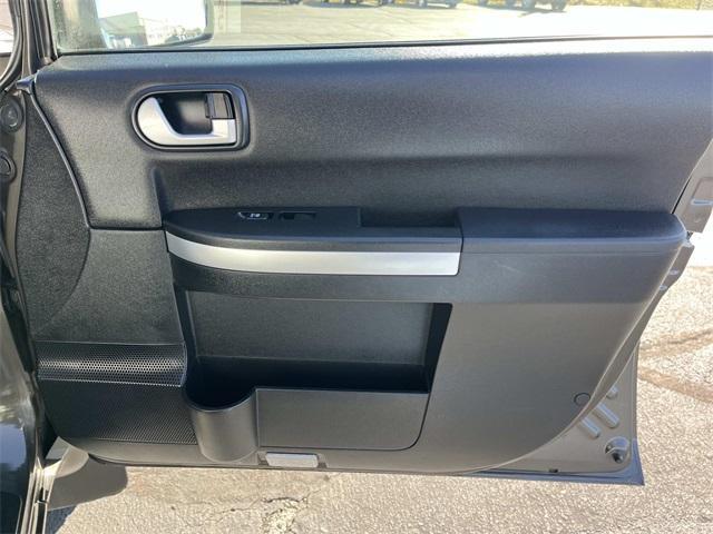 used 2011 Mitsubishi Endeavor car, priced at $3,995