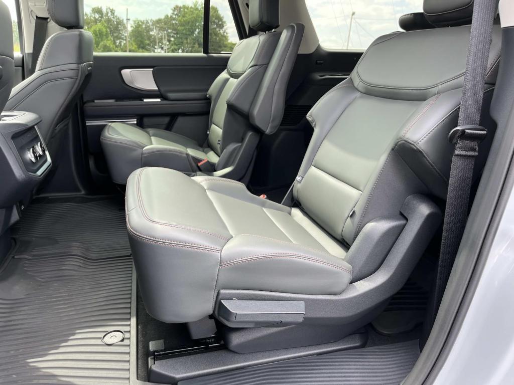 new 2025 Ford Expedition Max car, priced at $73,610
