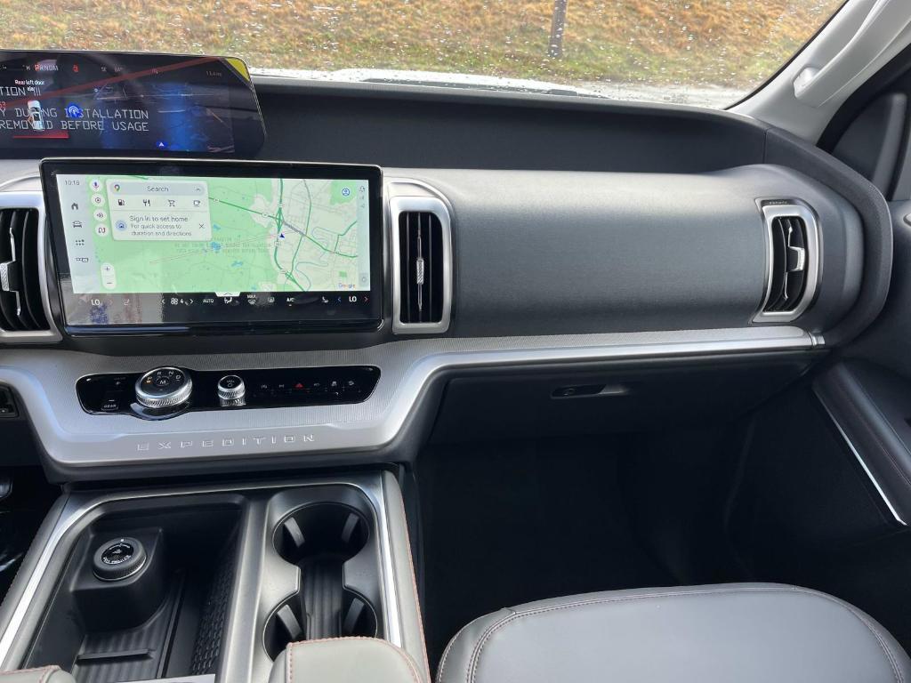 new 2025 Ford Expedition car, priced at $72,580