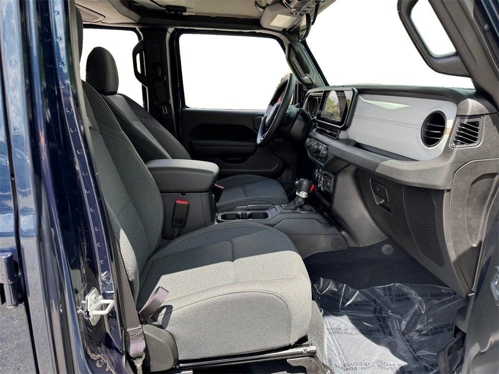 new 2025 Jeep Gladiator car, priced at $41,592
