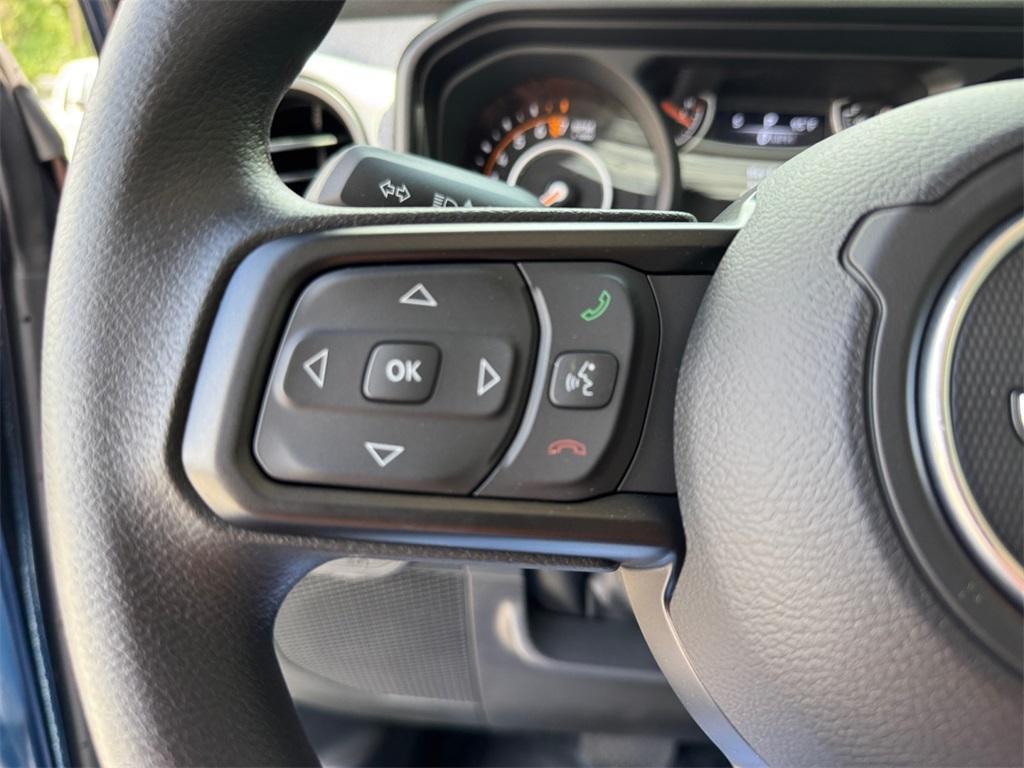 new 2025 Jeep Gladiator car, priced at $41,592