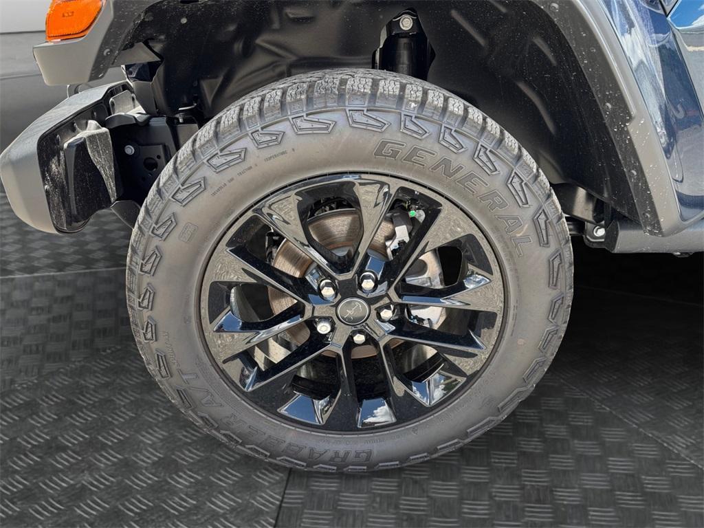 new 2025 Jeep Gladiator car, priced at $41,592