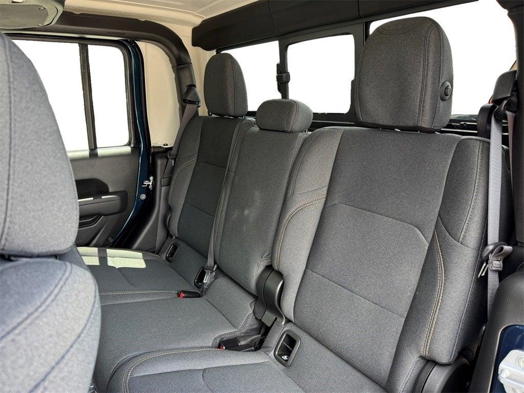 new 2025 Jeep Gladiator car, priced at $41,592