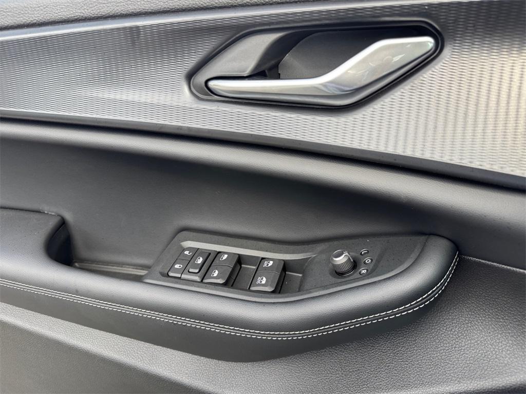 new 2025 Jeep Grand Cherokee L car, priced at $39,905