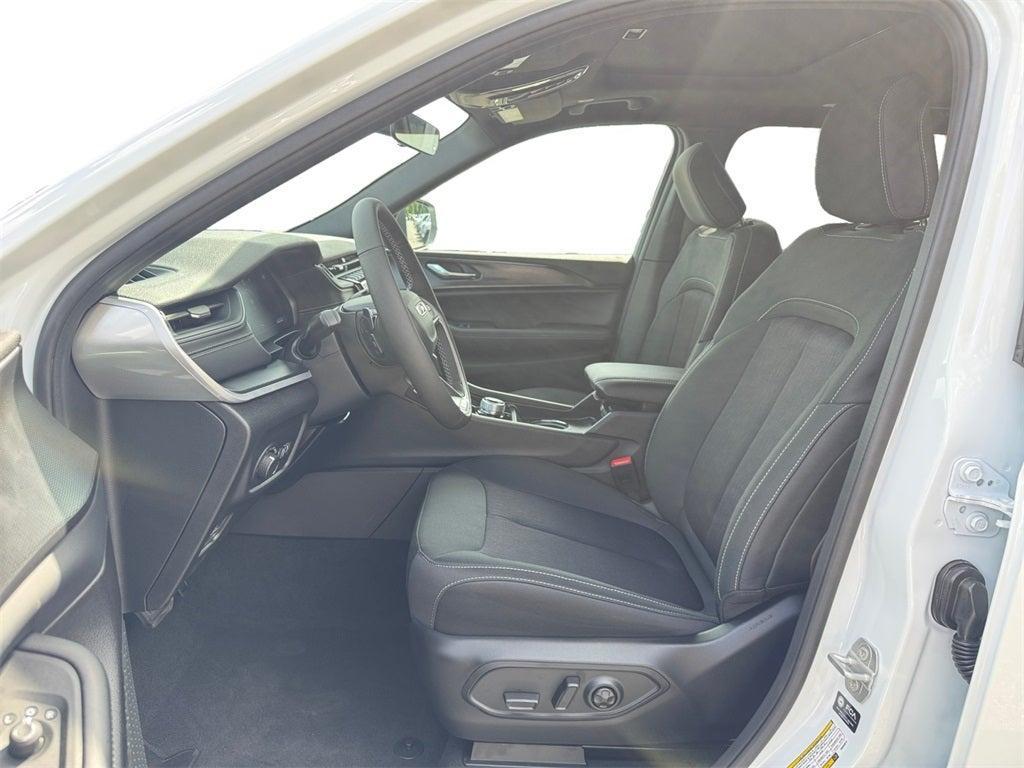 new 2025 Jeep Grand Cherokee L car, priced at $38,482