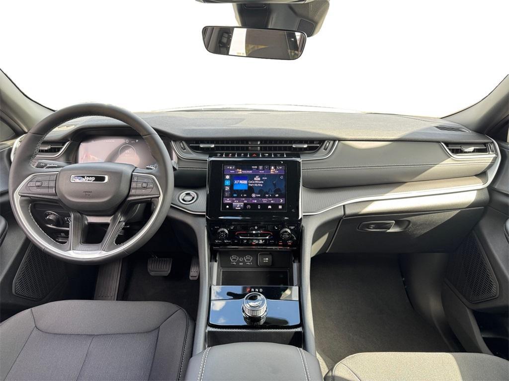 new 2025 Jeep Grand Cherokee L car, priced at $39,905