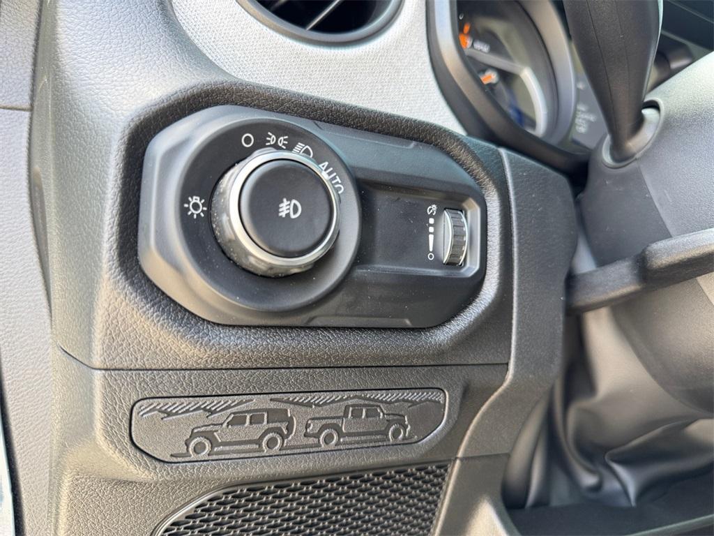 new 2025 Jeep Wrangler car, priced at $41,563