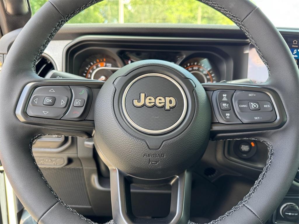 new 2025 Jeep Wrangler car, priced at $41,563