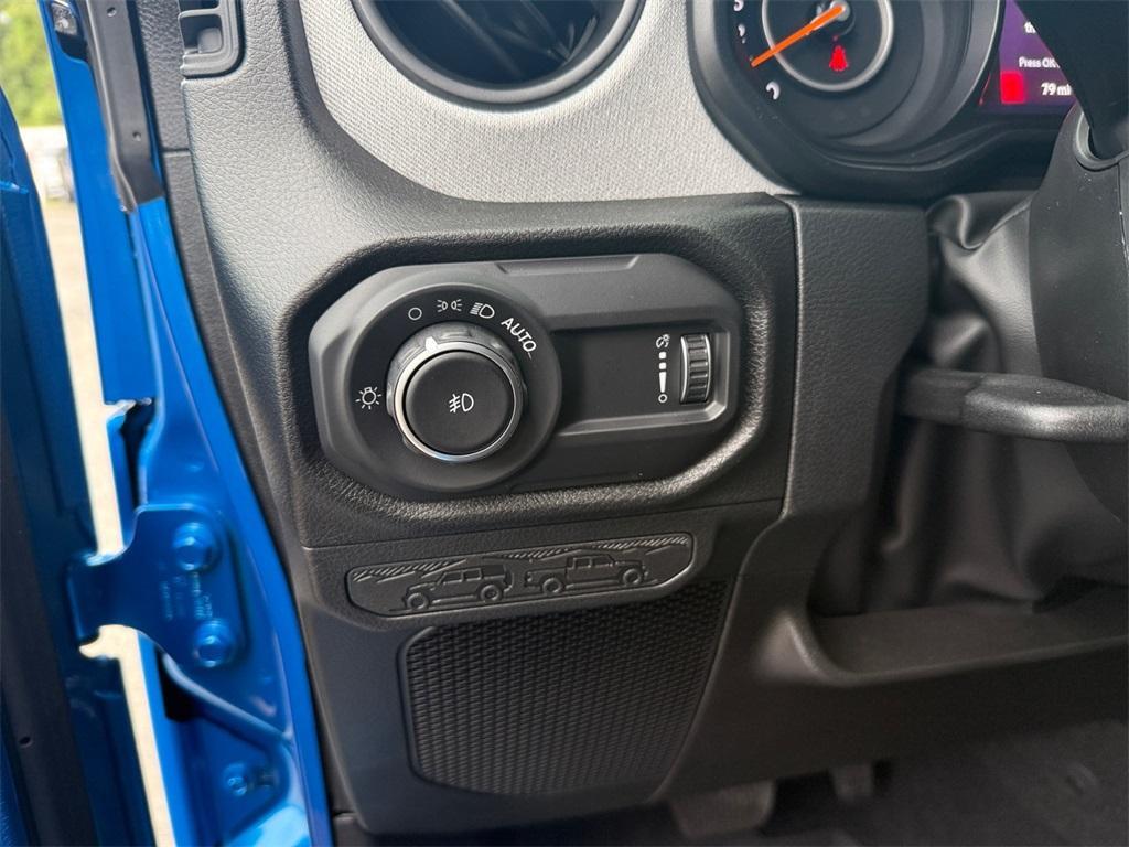 new 2025 Jeep Wrangler car, priced at $40,082