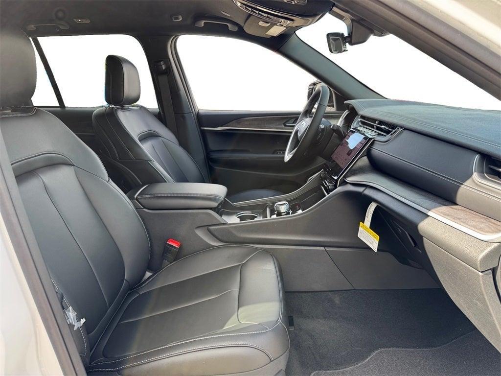 new 2025 Jeep Grand Cherokee car, priced at $38,486