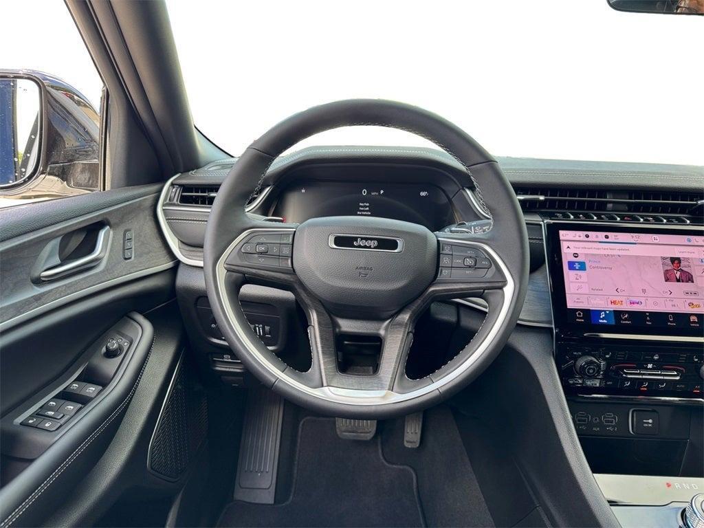 new 2025 Jeep Grand Cherokee car, priced at $38,486