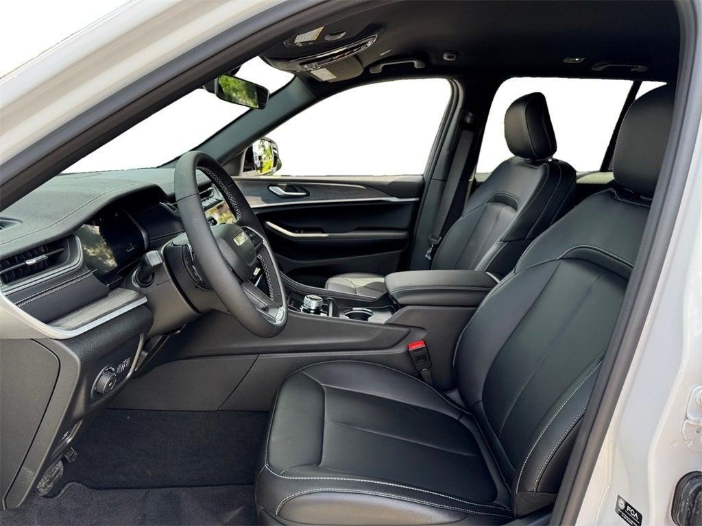 new 2025 Jeep Grand Cherokee car, priced at $38,486