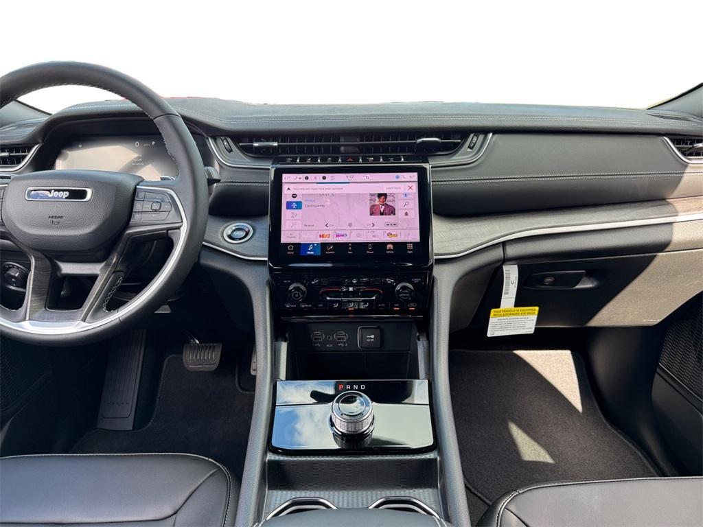 new 2025 Jeep Grand Cherokee car, priced at $40,798