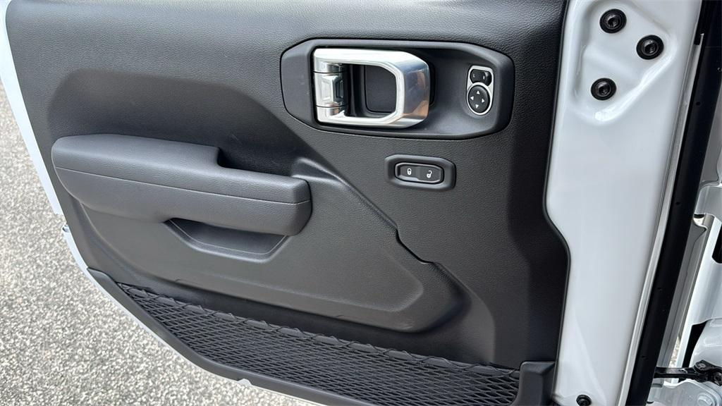 new 2025 Jeep Wrangler car, priced at $54,824