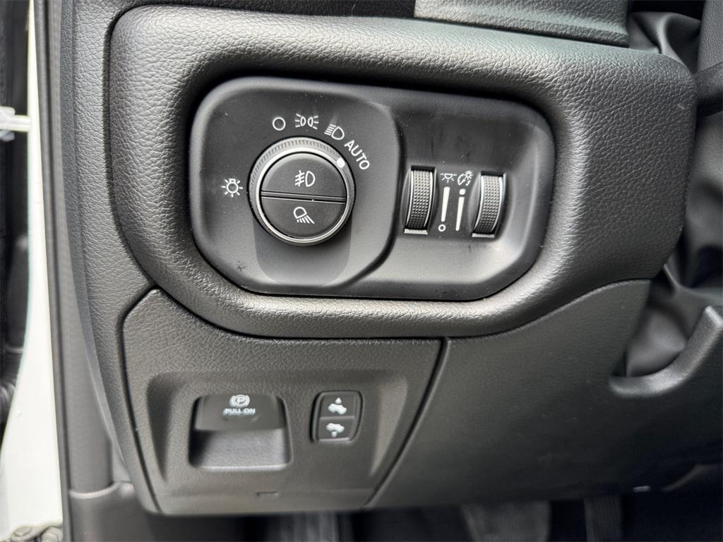 new 2025 Ram 1500 car, priced at $53,237