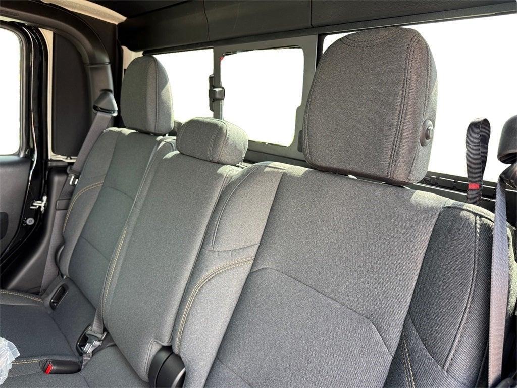new 2025 Jeep Gladiator car, priced at $47,521