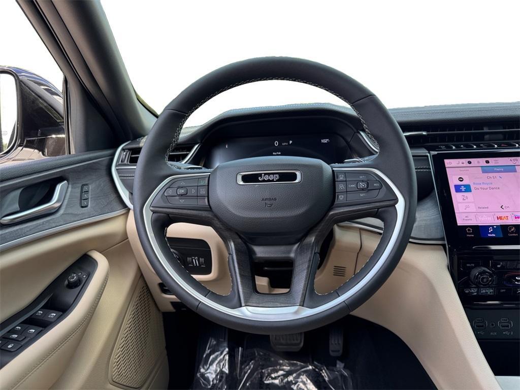 new 2025 Jeep Grand Cherokee car, priced at $38,888