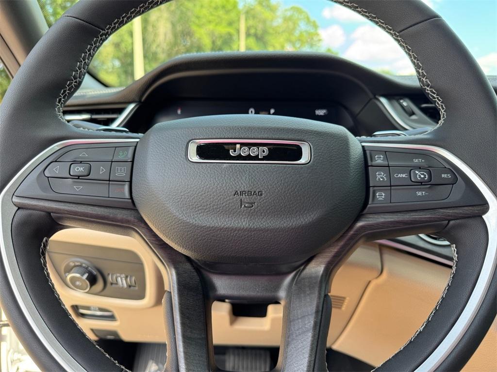 new 2025 Jeep Grand Cherokee car, priced at $38,888