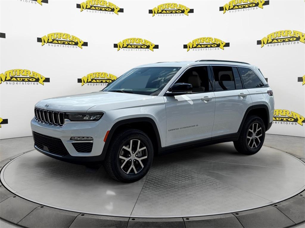new 2025 Jeep Grand Cherokee car, priced at $38,888
