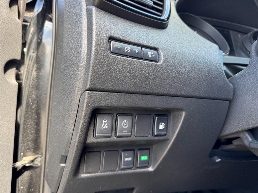 used 2020 Nissan Rogue car, priced at $14,981